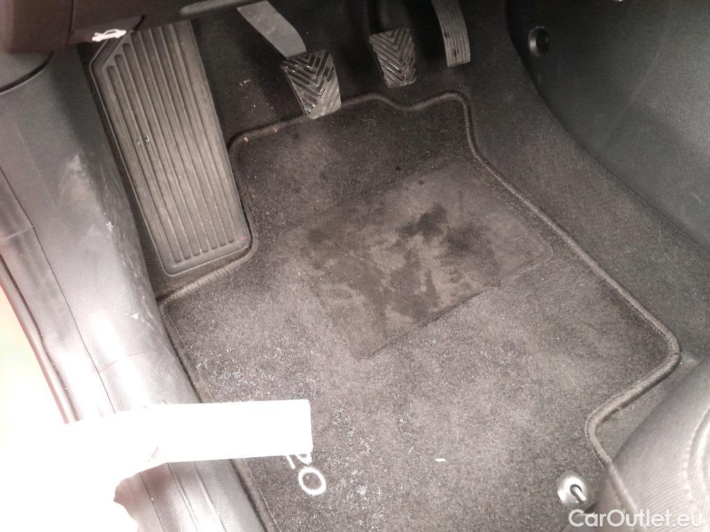  Hyundai  i20 HYUNDAI  / 2020 / 5P / berlina con portón 1.0 TGDI 74kW (100CV) 48V Klass #4