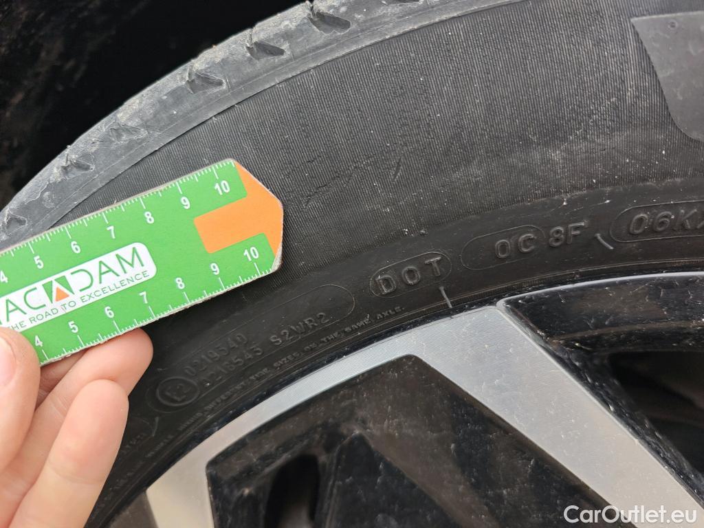  Hyundai   Ioniq HYUNDAI 5 / 2021 / 5P / todoterreno 58KWH Light RWD #3