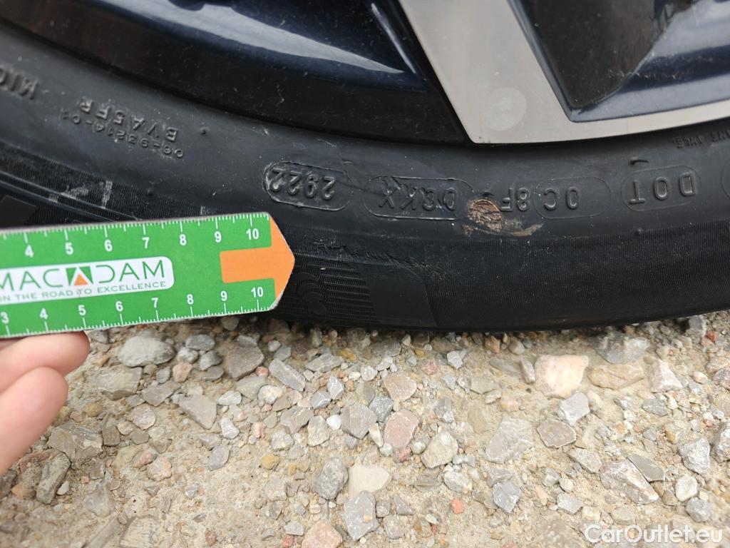  Hyundai   Ioniq HYUNDAI 5 / 2021 / 5P / todoterreno 58KWH Light RWD #9