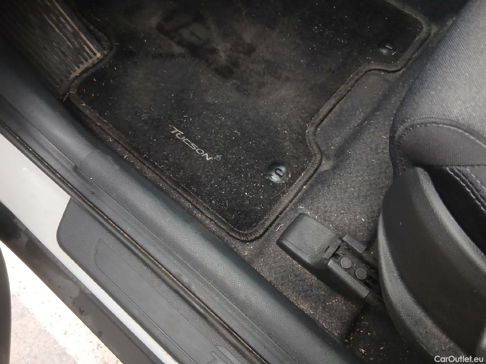  Hyundai  Tucson HYUNDAI  / 2018 / 5P / todoterreno 1.6 CRDI 85kW (116CV) 48V SLE 4X2(SP)(SL) #2