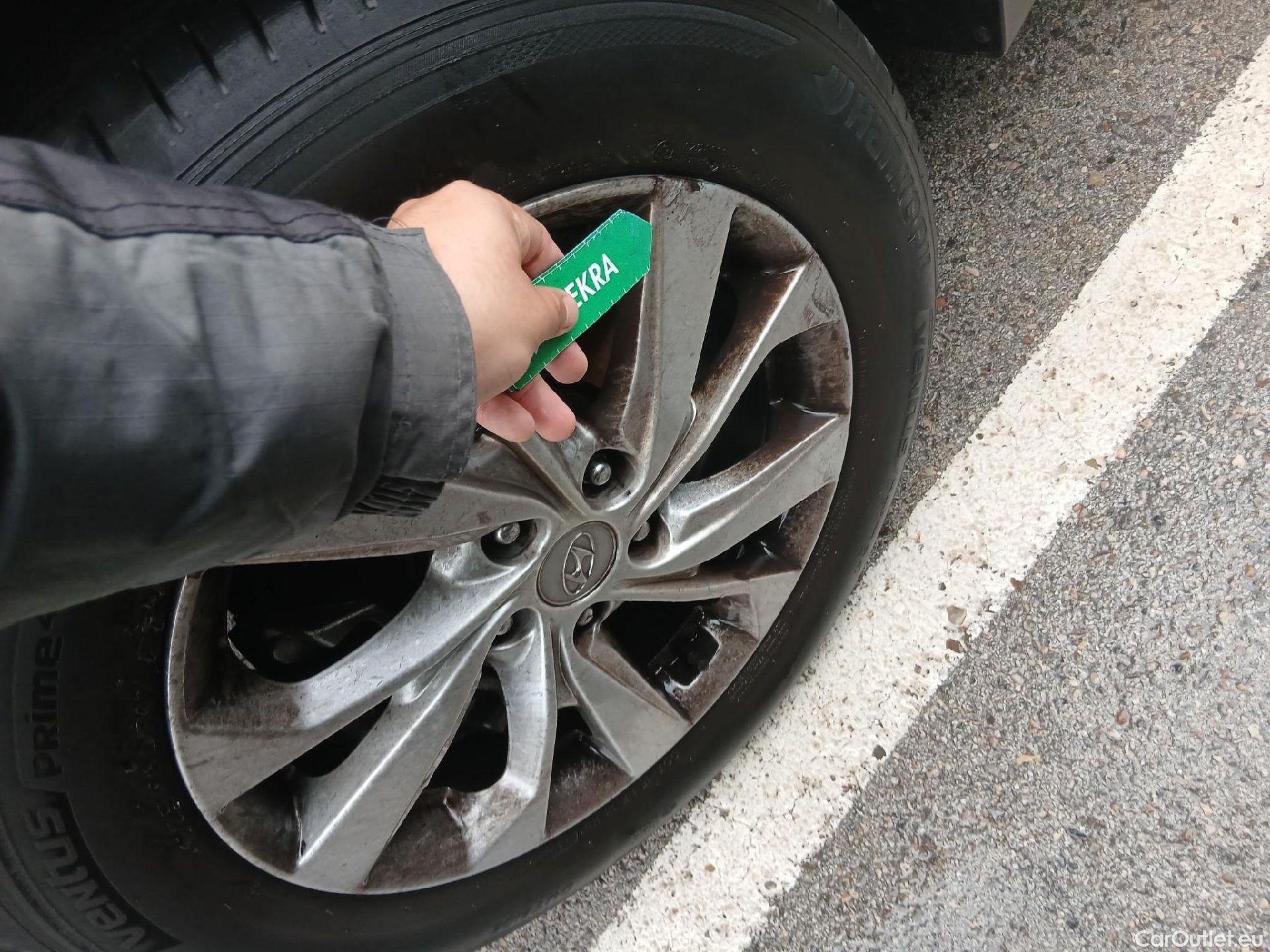  Hyundai  Tucson HYUNDAI  / 2018 / 5P / todoterreno 1.6 CRDI 85kW (116CV) 48V SLE 4X2(SP)(SL) #7