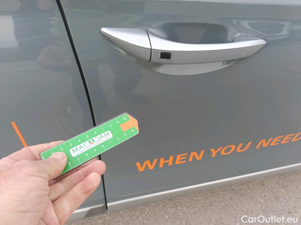  Hyundai   Ioniq HYUNDAI / 2019 / 5P / berlina con portón 1.6 GDI PHEV Tecno DCT #23