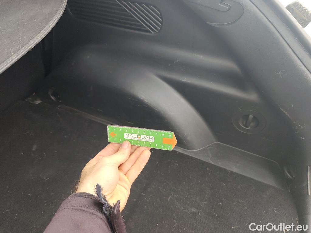  Hyundai   Ioniq HYUNDAI 5 / 2021 / 5P / todoterreno 58KWH Light RWD #18