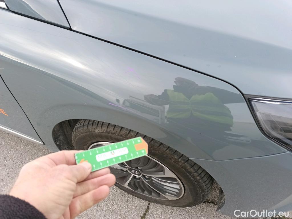  Hyundai   Ioniq HYUNDAI / 2019 / 5P / berlina con portón 1.6 GDI PHEV Tecno DCT #17