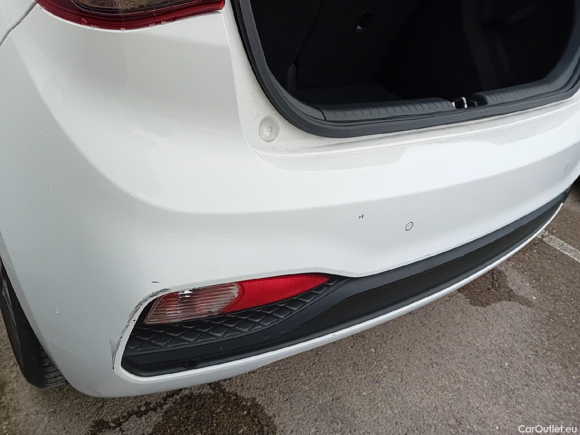  Hyundai  i20 HYUNDAI  / 2018 / 5P / berlina con portón 1.0 TGDI 74kW (100CV) Tecno LE(SP)(SL) #7