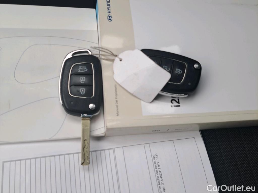  Hyundai  i20 HYUNDAI  / 2020 / 5P / berlina con portón 1.0 TGDI 74kW (100CV) Klass #9