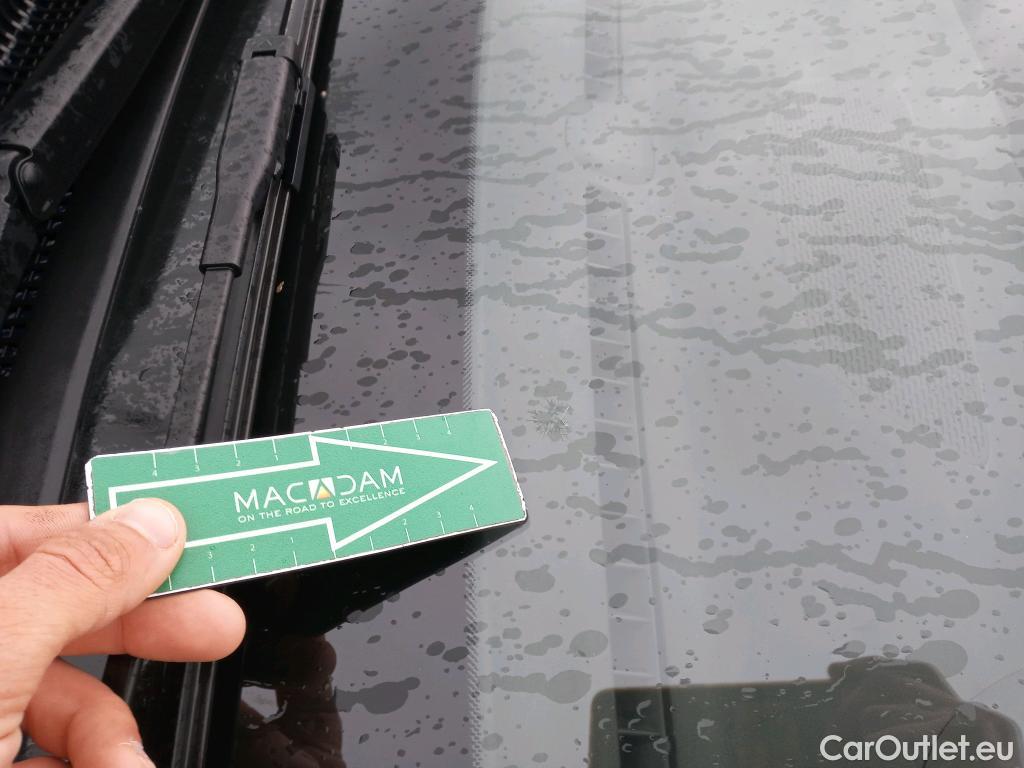  Hyundai  i20 HYUNDAI  / 2020 / 5P / berlina con portón 1.2 MPI SLX #1