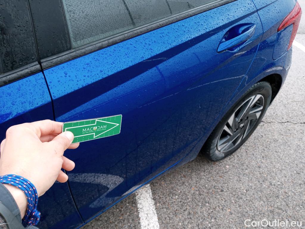  Hyundai  i20 HYUNDAI  / 2020 / 5P / berlina con portón 1.2 MPI SLX #16