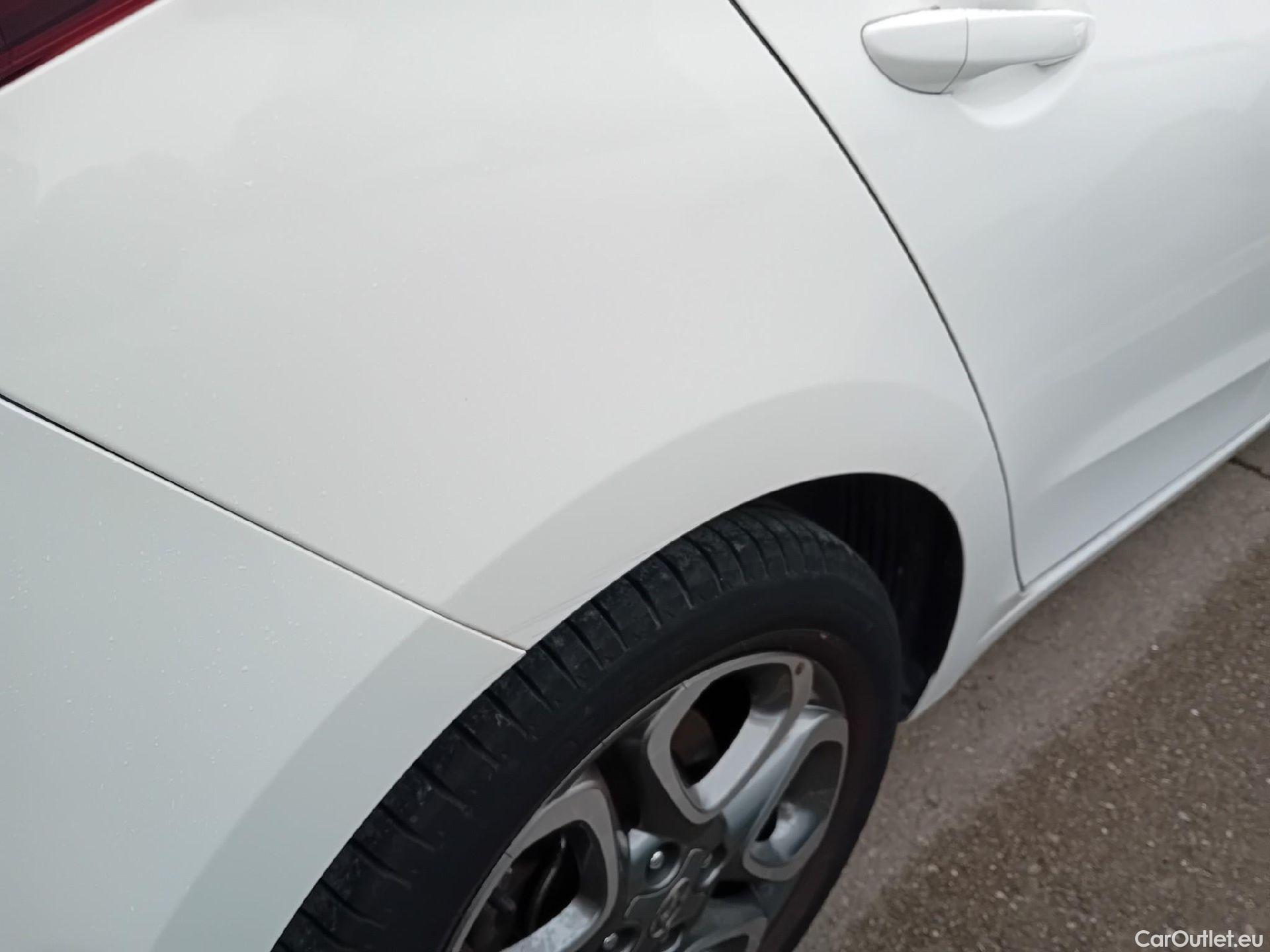  Hyundai  i20 HYUNDAI  / 2018 / 5P / berlina con portón 1.0 TGDI 74kW (100CV) Tecno LE(SP)(SL) #5