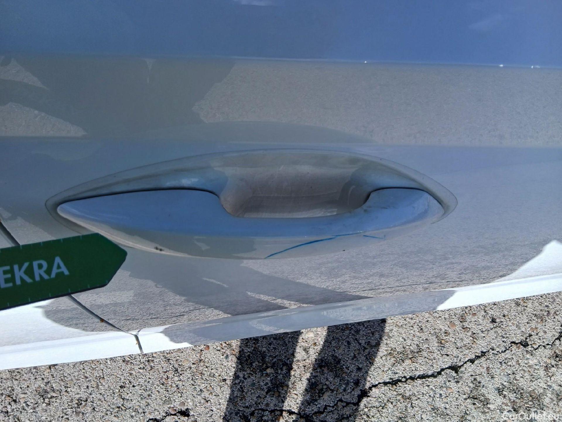  Hyundai  i20 HYUNDAI  / 2020 / 5P / berlina con portón 1.0 TGDI 74kW (100CV) 48V Essence #23