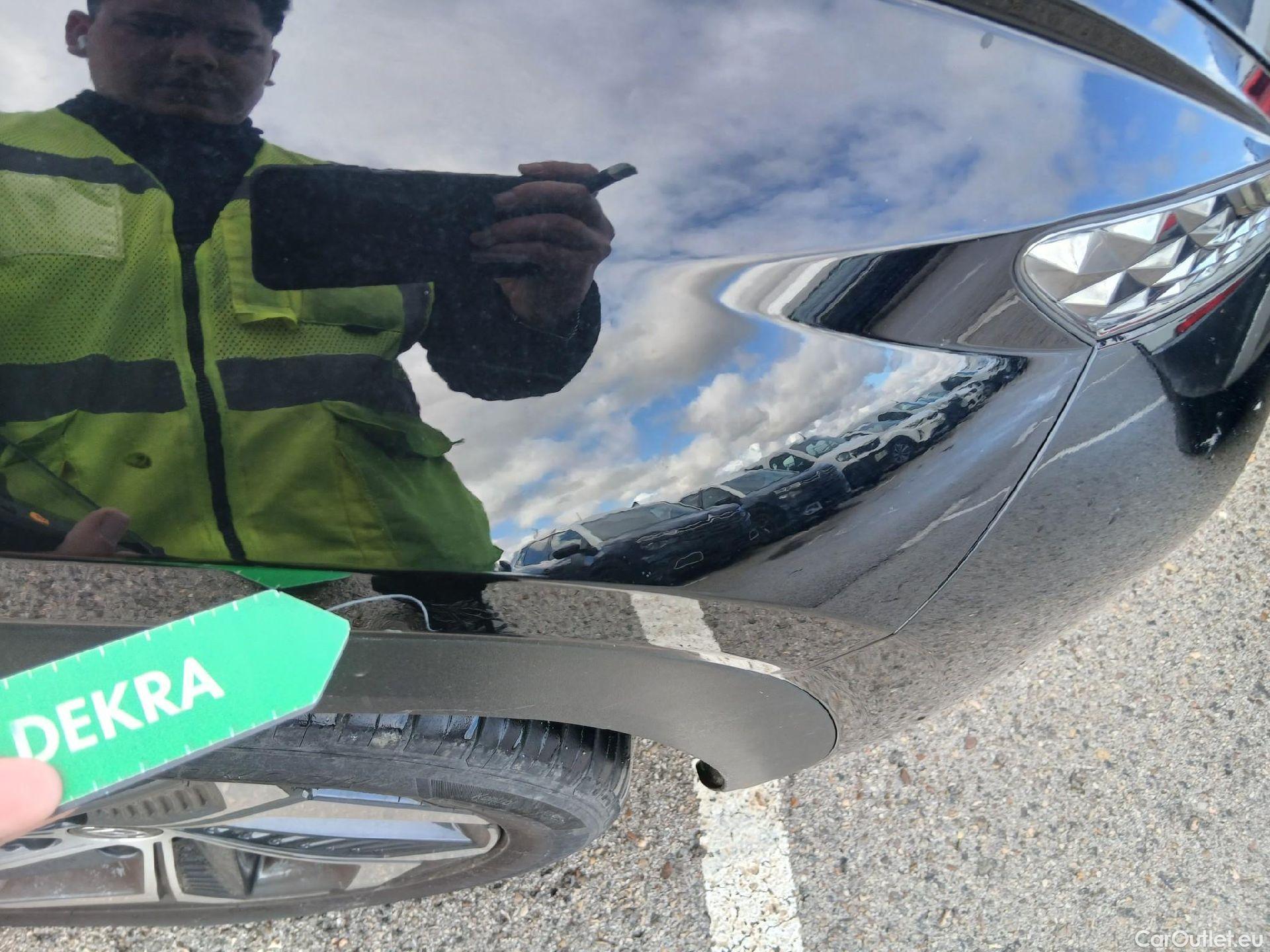  Hyundai  Tucson HYUNDAI  / 2020 / 5P / todoterreno 1.6 TGDI 169kW HEV Tecno Auto 2C #16