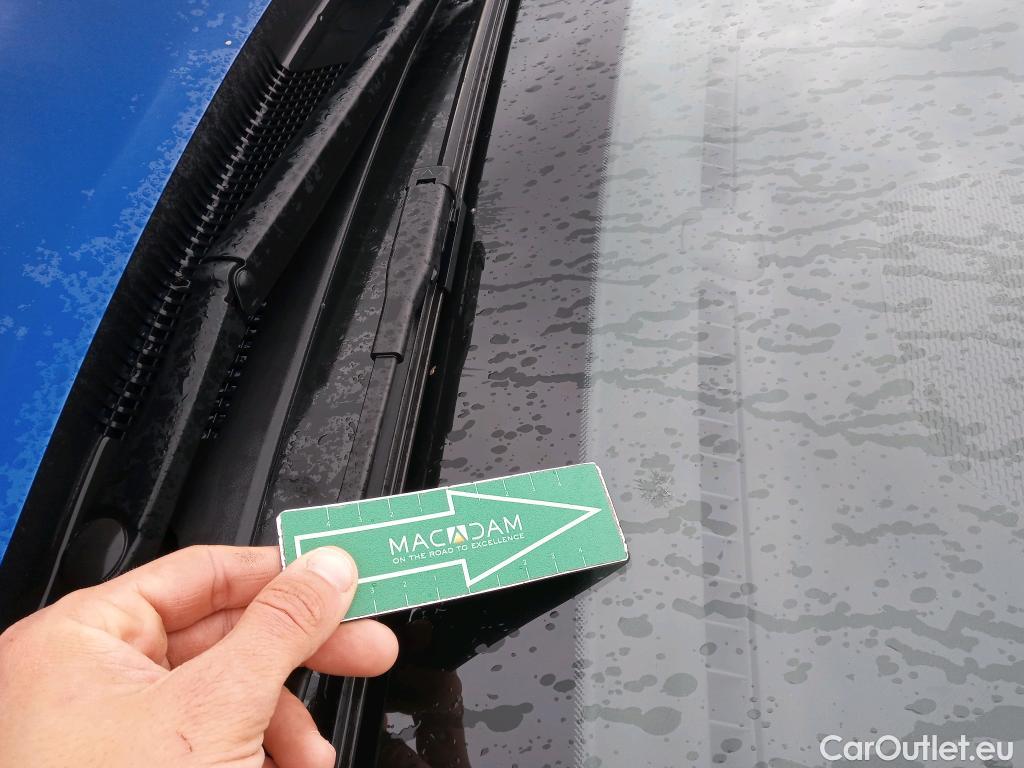  Hyundai  i20 HYUNDAI  / 2020 / 5P / berlina con portón 1.2 MPI SLX #2