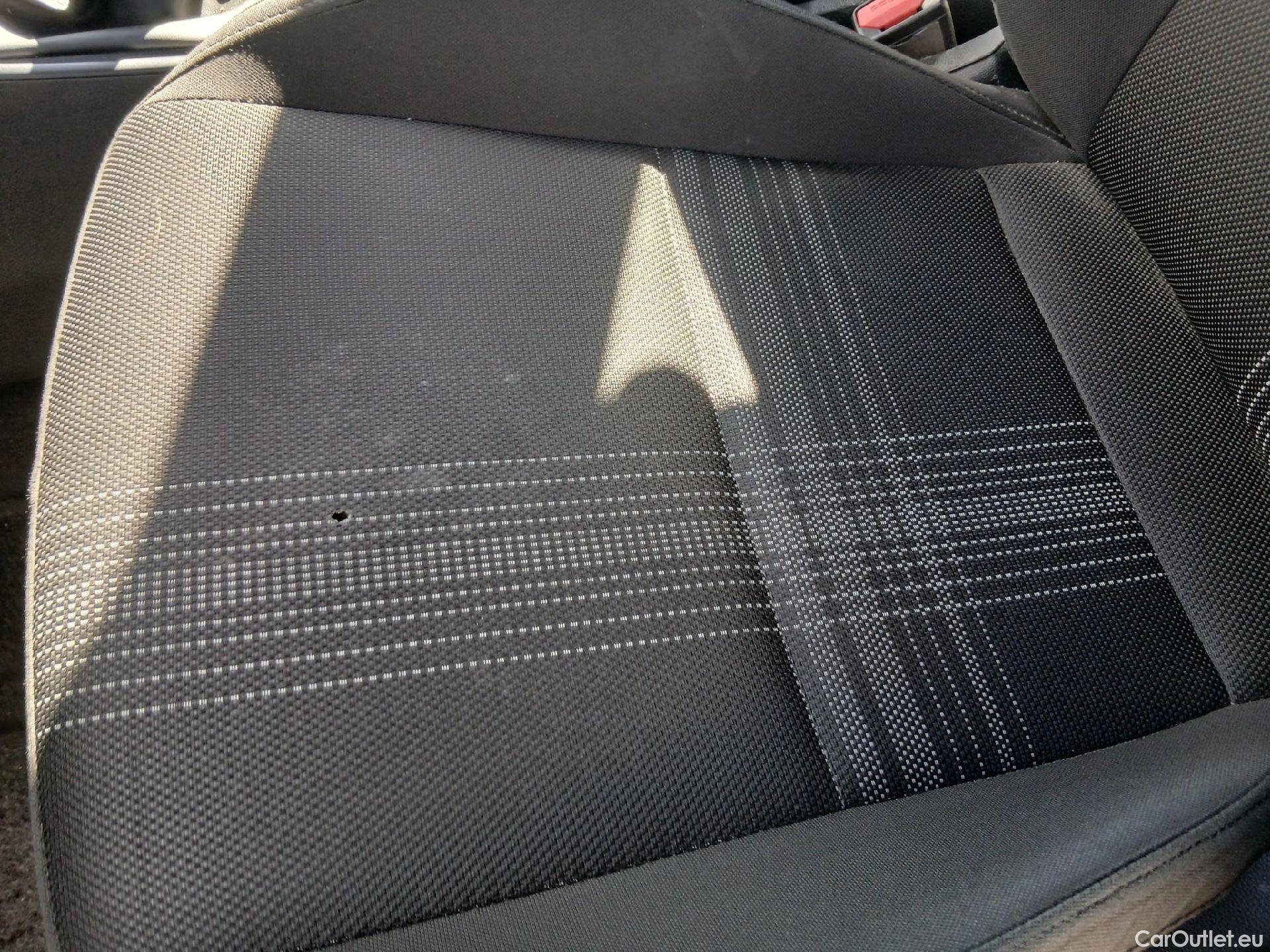  Hyundai  i20 HYUNDAI  / 2020 / 5P / berlina con portón 1.0 TGDI 74kW (100CV) 48V Essence #2