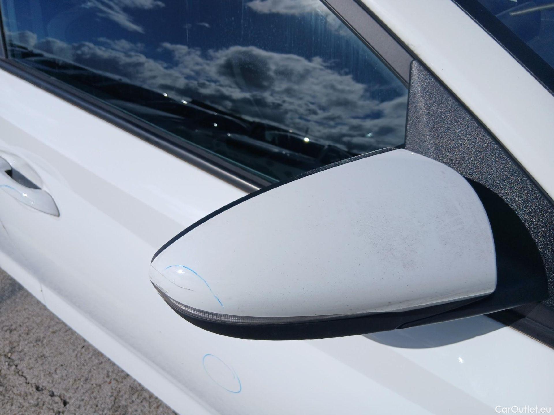  Hyundai  i20 HYUNDAI  / 2020 / 5P / berlina con portón 1.0 TGDI 74kW (100CV) 48V Essence #26