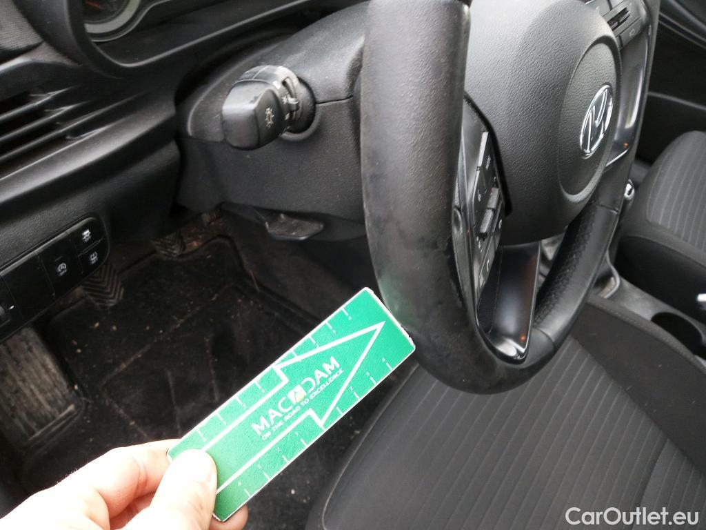  Hyundai  i20 HYUNDAI  / 2020 / 5P / berlina con portón 1.2 MPI SLX #14