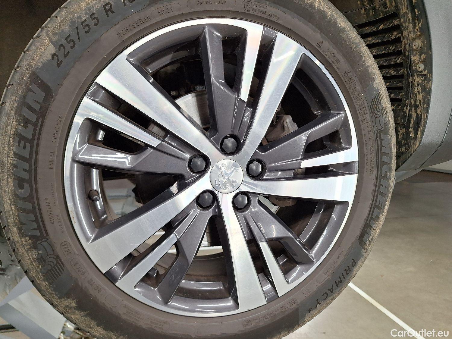  Peugeot  5008 Peugeot,  FL'20, Peugeot  1.5 BlueHDi 96kW S&S EAT8 Allure Pack #1