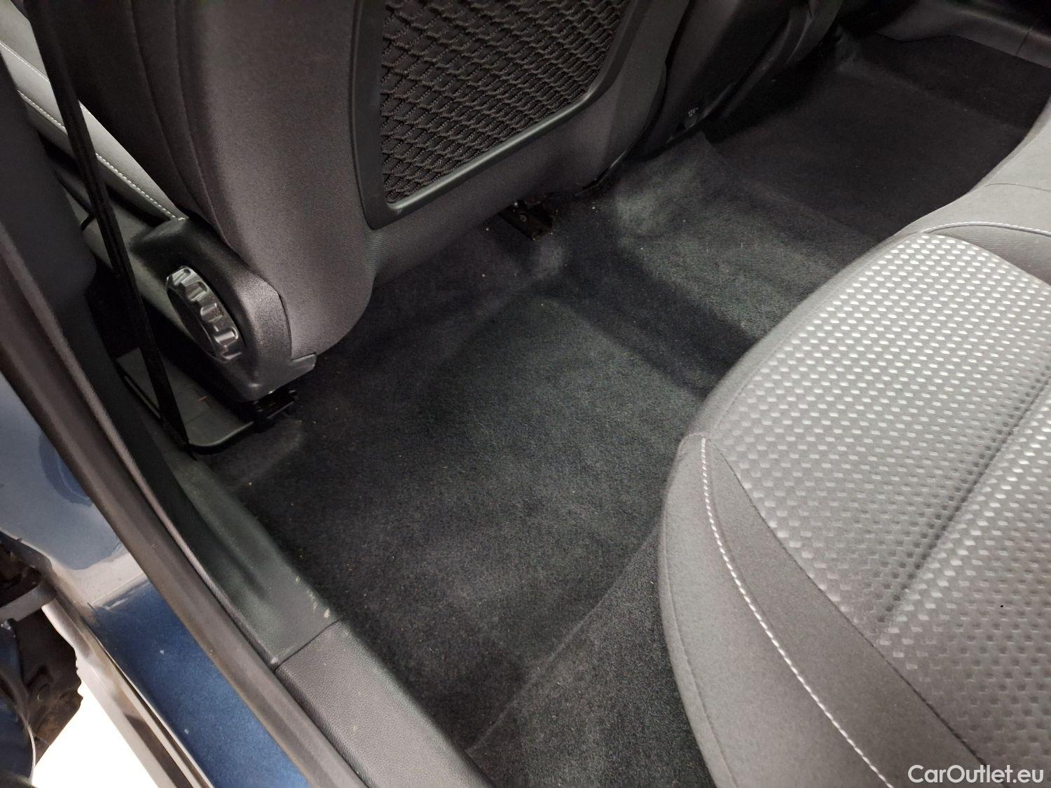  Ford  Focus Ford,  '18, Ford  1.0i EcoB. 74kW Trend Ed. Business 5d #3