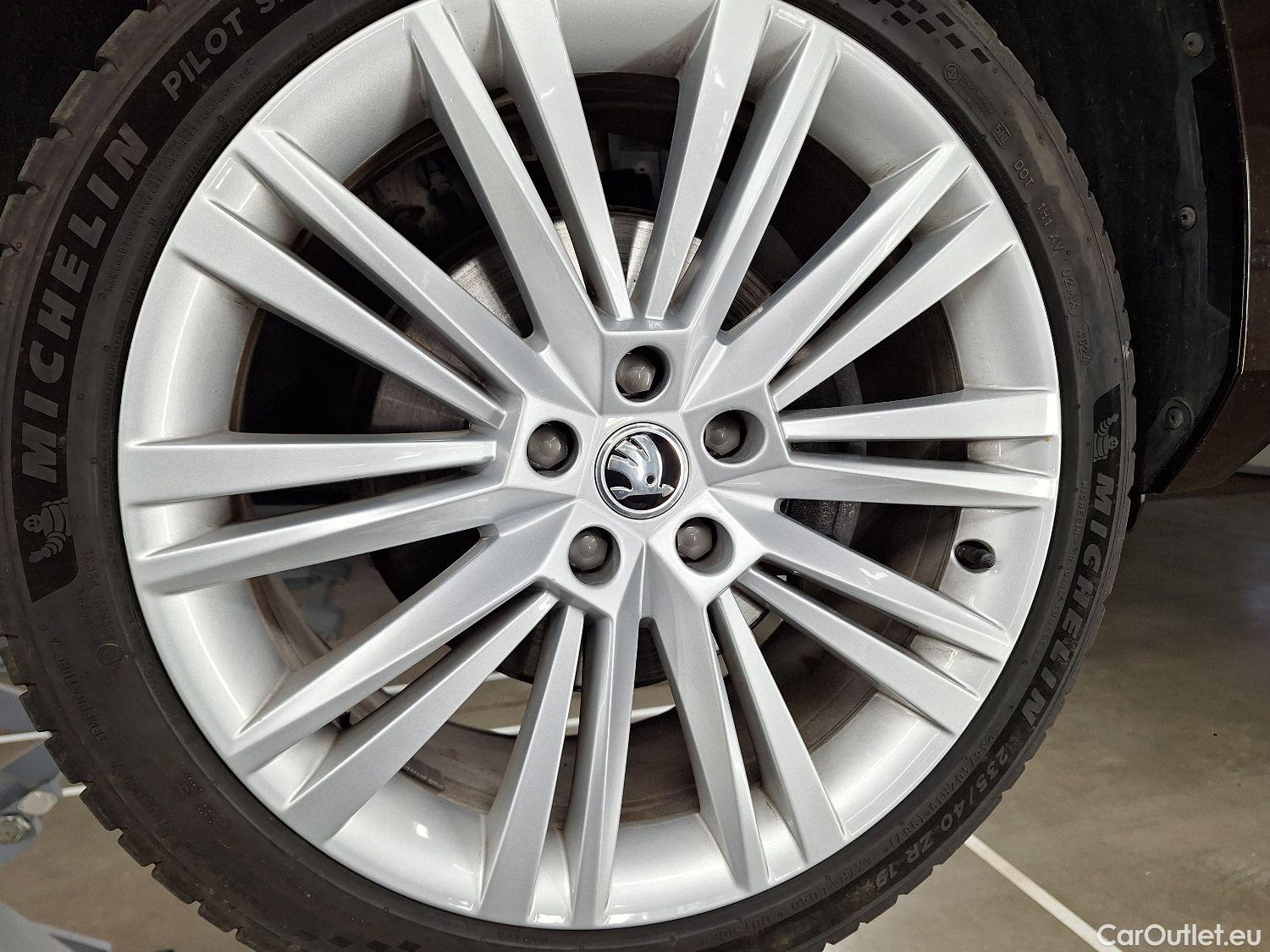  Skoda  Superb Skoda,  Combi FL'19, Skoda  Combi 1.4 TSI iV 160kW DSG6 Style 5d #1