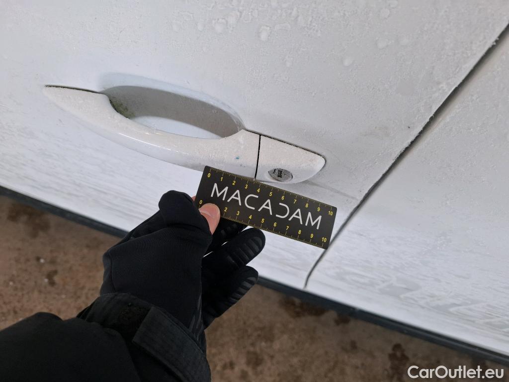  Citroen  C3  Société Feel 1.5 BlueHDI 100CV BVM6 E6d #40