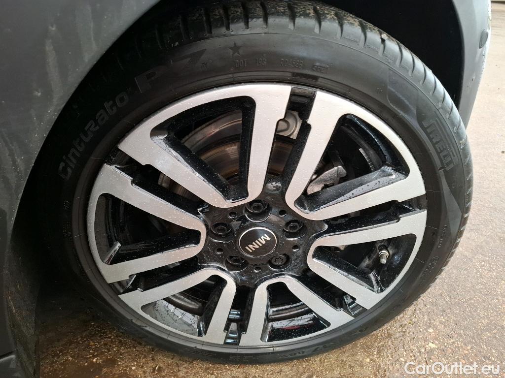  Mini  Cooper MINI Mini / 2021 / 5P / Berline  Edition Camden 136 ch BVA7 #19