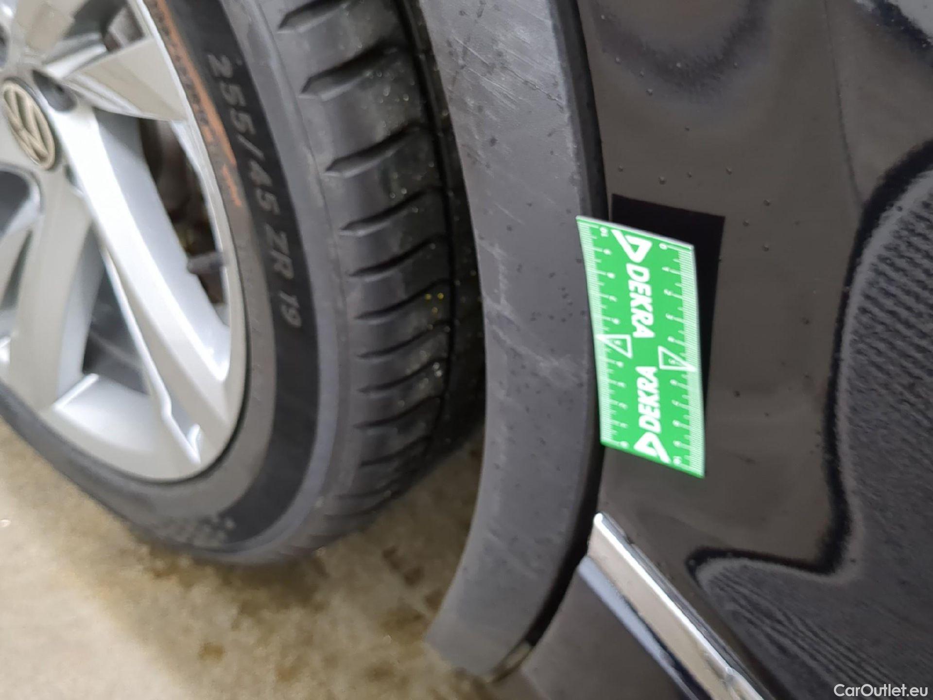  Volkswagen  Tiguan VOLKSWAGEN  / 2020 / 5P / SUV 1.4 eHybrid 245 DSG6 R-Line Exclusive #6