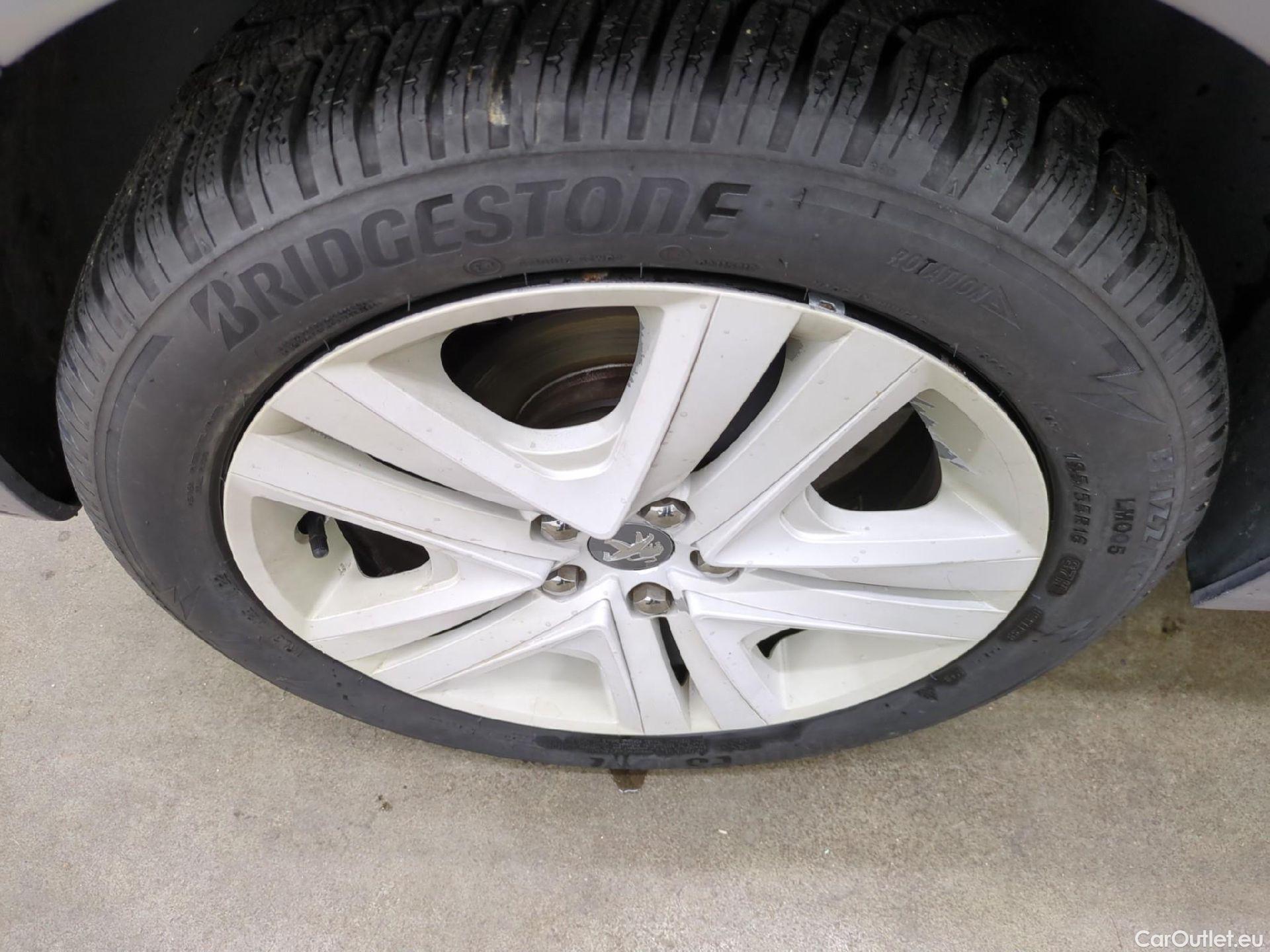  Peugeot  208  Allure Business 1.2 PureTech 110CV BVM6 E6dT #7