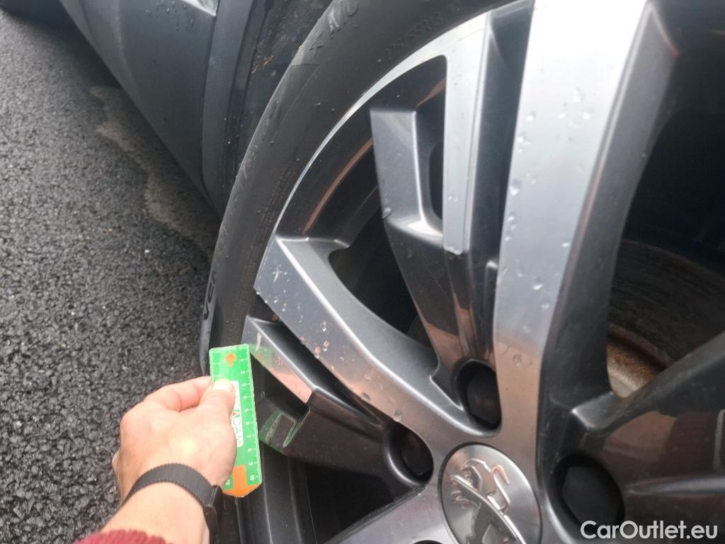  Peugeot  3008 PEUGEOT   2020  5P  SUV 16 HYBRID 225 EEAT8 Allure Pack #6