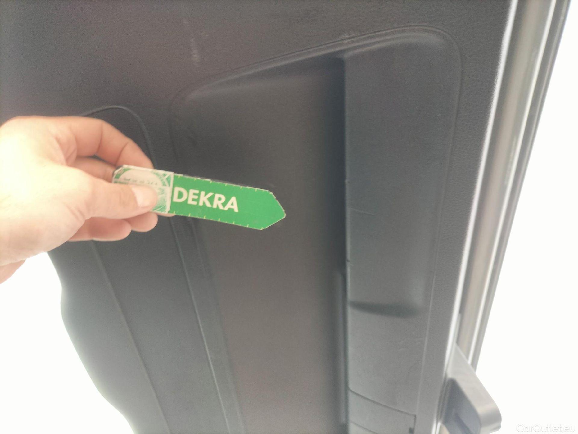  Audi  Q2 AUDI  / 2016 / 5P / todoterreno Design 30 TFSI 85kW (116CV) #44