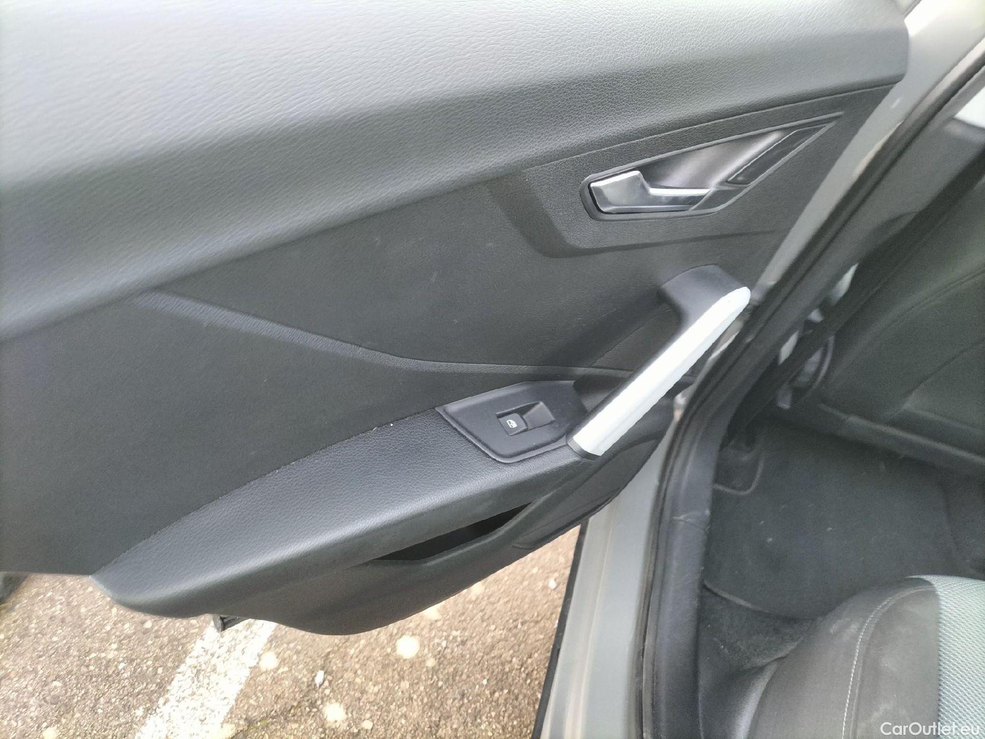  Audi  Q2 AUDI  / 2016 / 5P / todoterreno Design 30 TFSI 85kW (116CV) #34