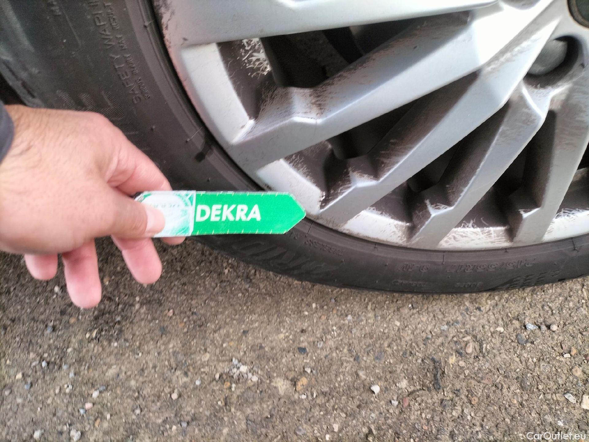  Audi  Q2 AUDI  / 2016 / 5P / todoterreno Design 30 TFSI 85kW (116CV) #62