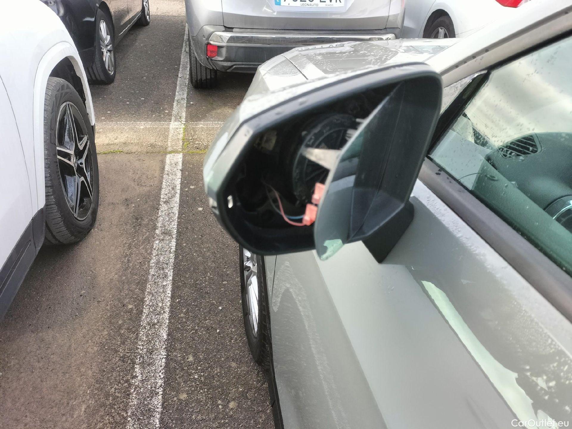  Audi  Q2 AUDI  / 2016 / 5P / todoterreno Design 30 TFSI 85kW (116CV) #65