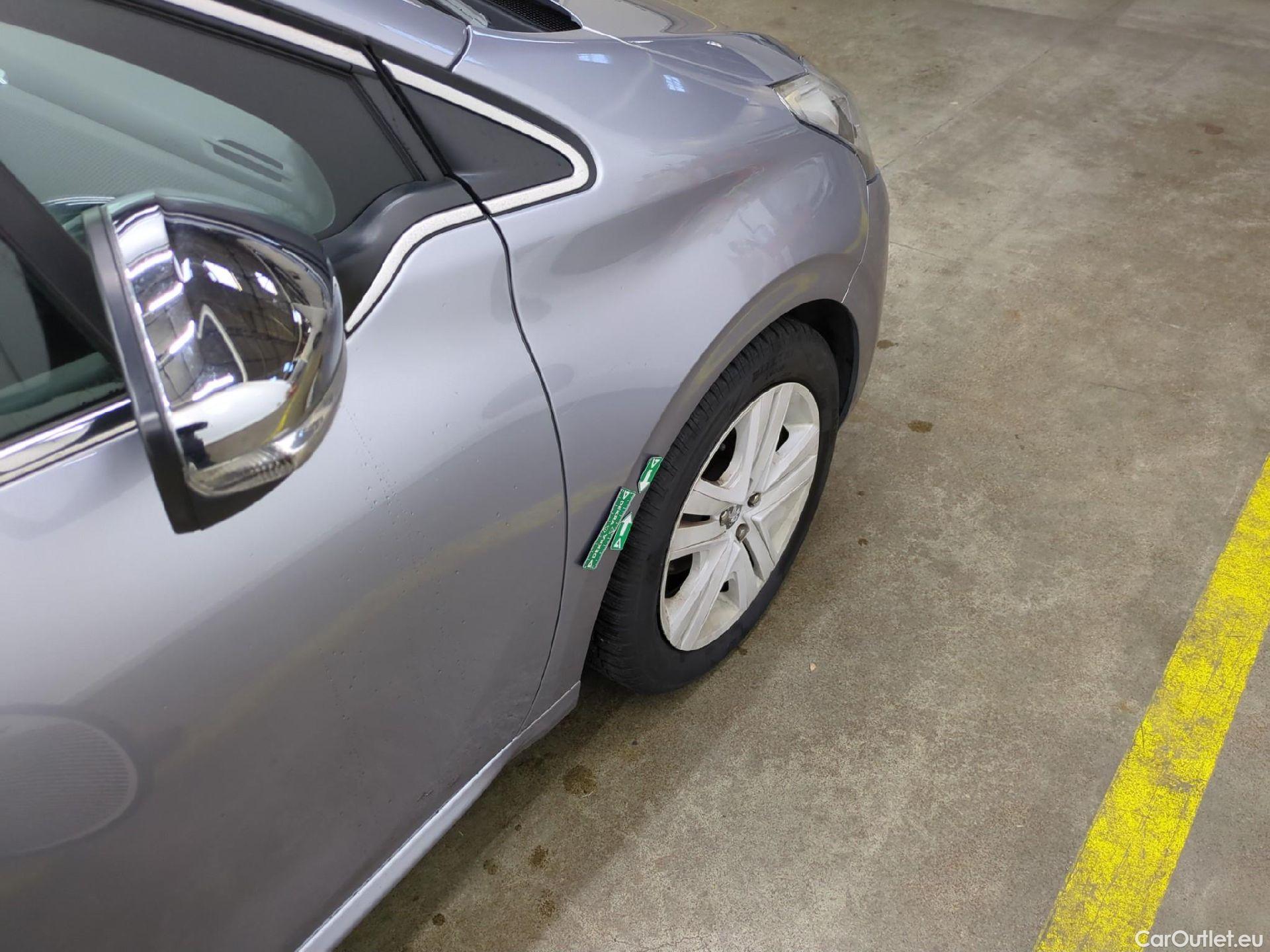  Peugeot  208  Allure Business 1.2 PureTech 110CV BVM6 E6dT #15