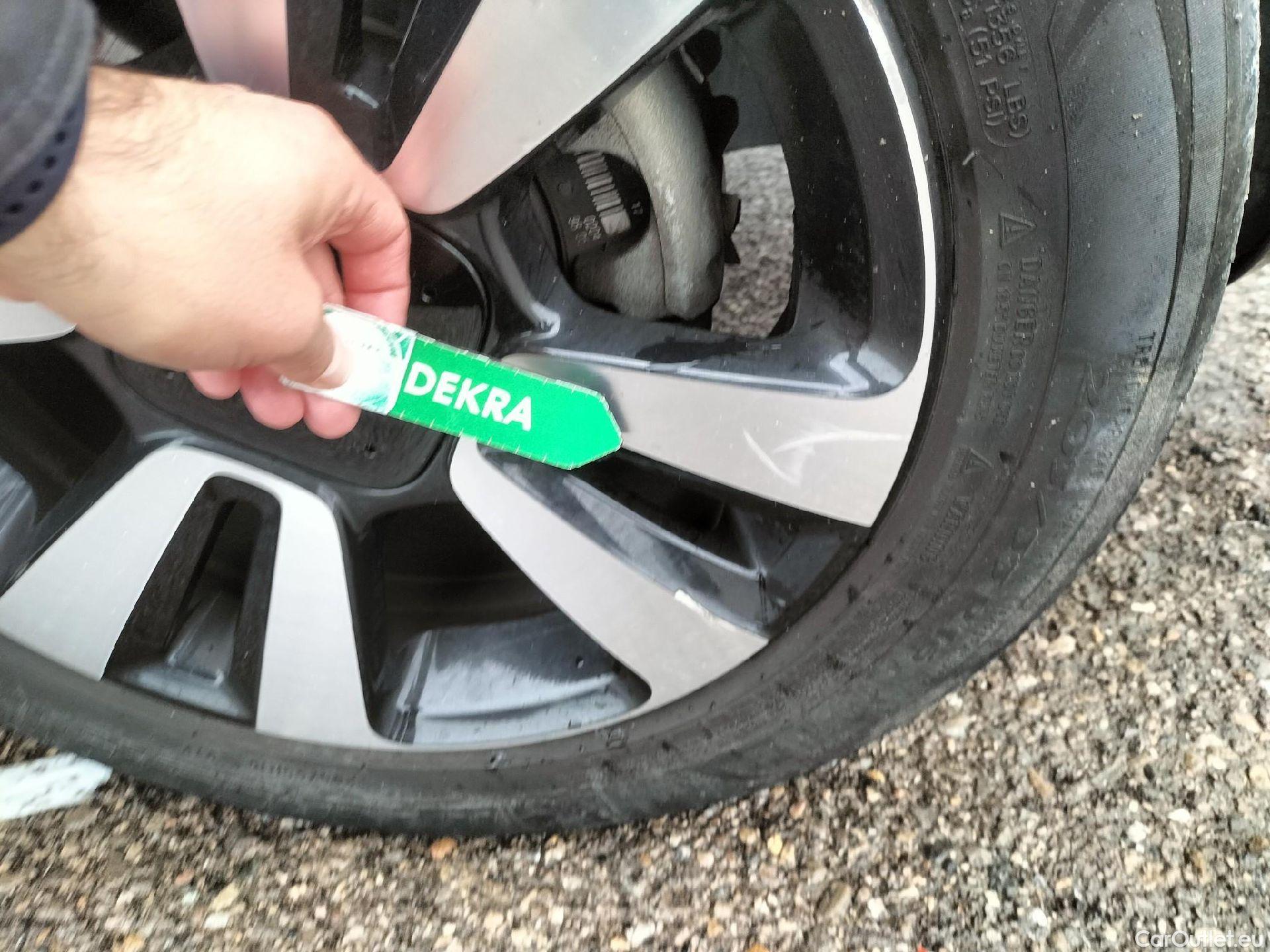  Citroen  C3 CITROEN  / 2016 / 5P / berlina con portón PureTech 60KW (82CV) FEEL (CX) #39