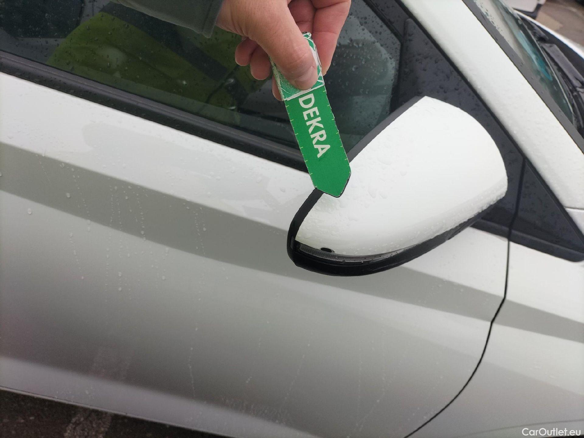  Hyundai  i20 HYUNDAI  / 2020 / 5P / berlina con portón 1.0 TGDI 74kW (100CV) Tecno #19