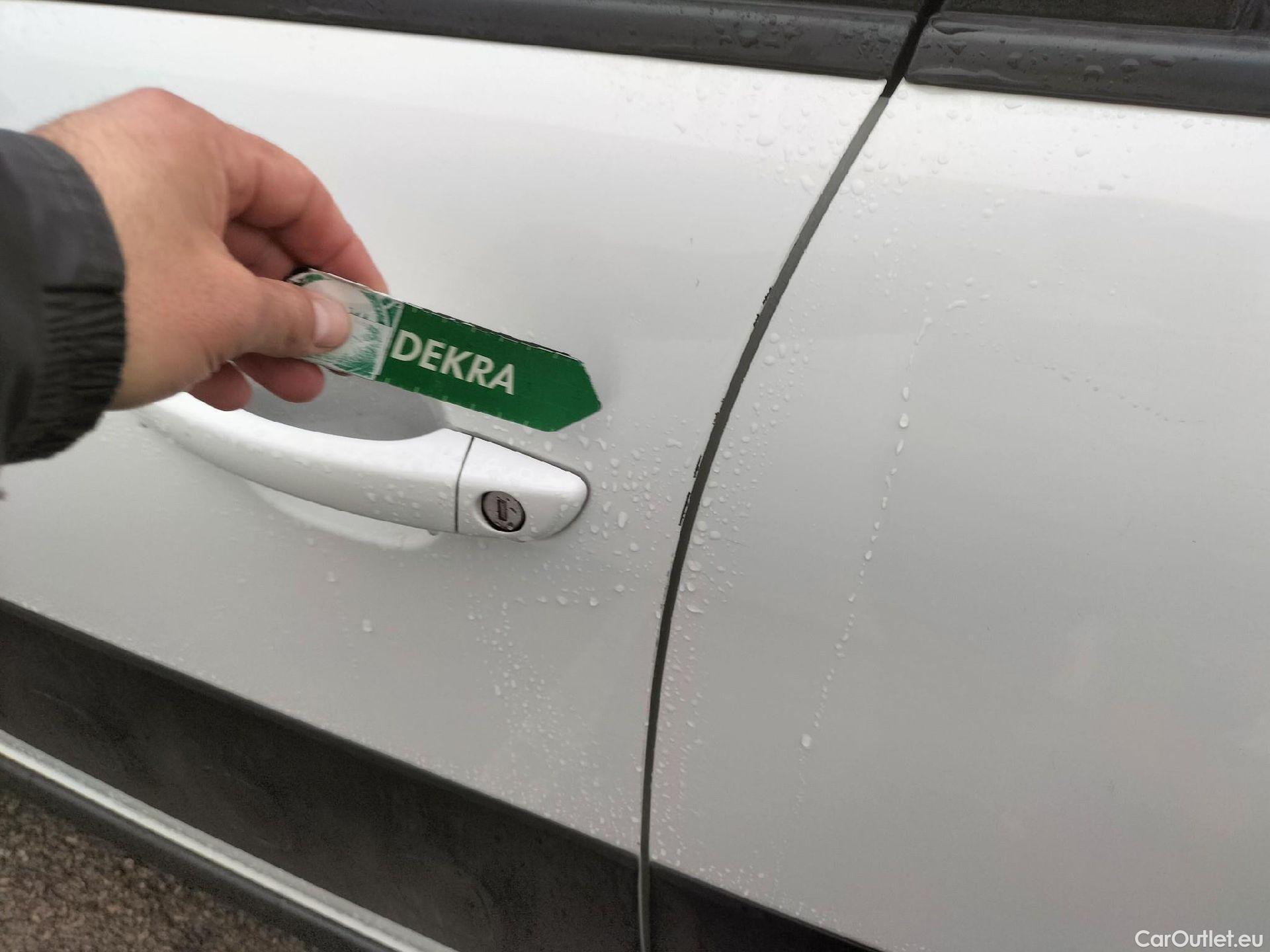  Citroen  C3 CITROEN  / 2016 / 5P / berlina con portón PureTech 60KW (82CV) FEEL (CX) #18