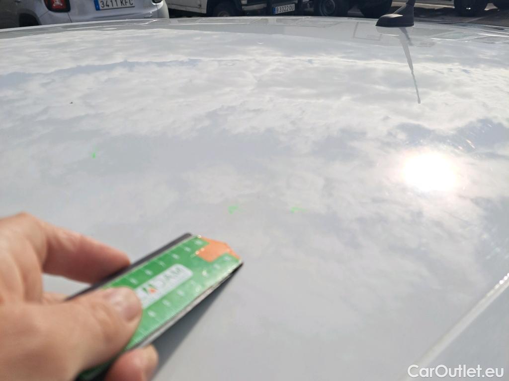  Peugeot  208 PEUGEOT  / 2019 / 5P / berlina con portón BlueHDi 73kW (100CV) Active Pack (AC) #4