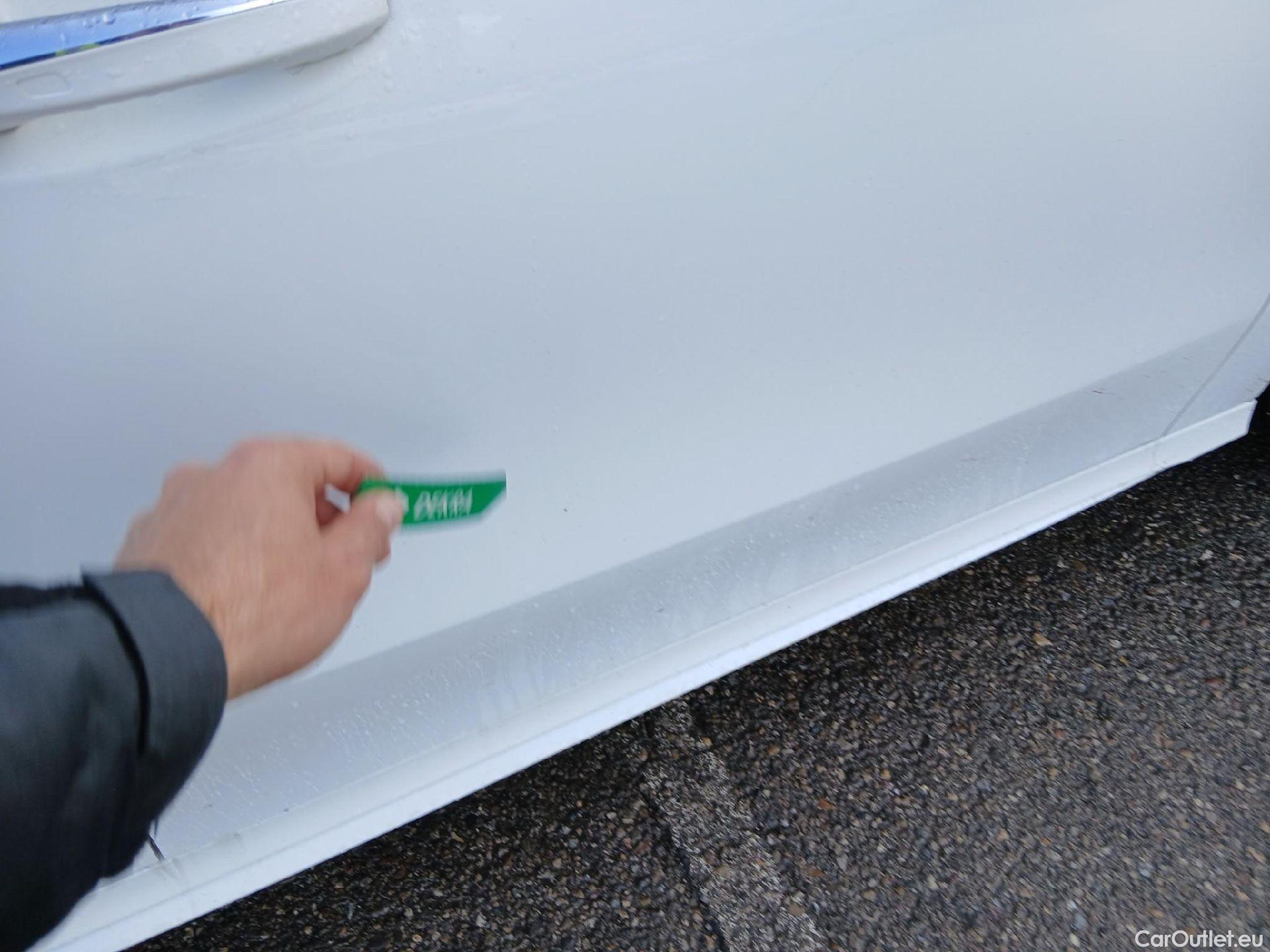  Mercedes  A-Klasse MERCEDES-BENZ Clase A / 2018 / 5P / berlina con portón A 250 e #25