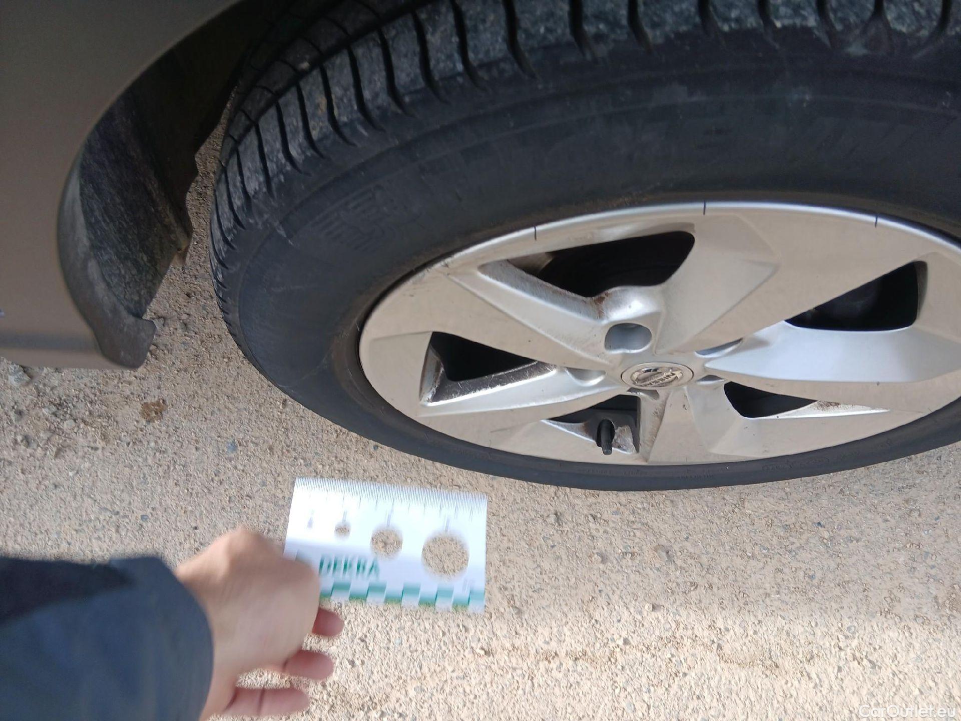  Nissan  Qashqai NISSAN  / 2017 / 5P / todoterreno dCi 85 kW (115 CV) ACENTA #23