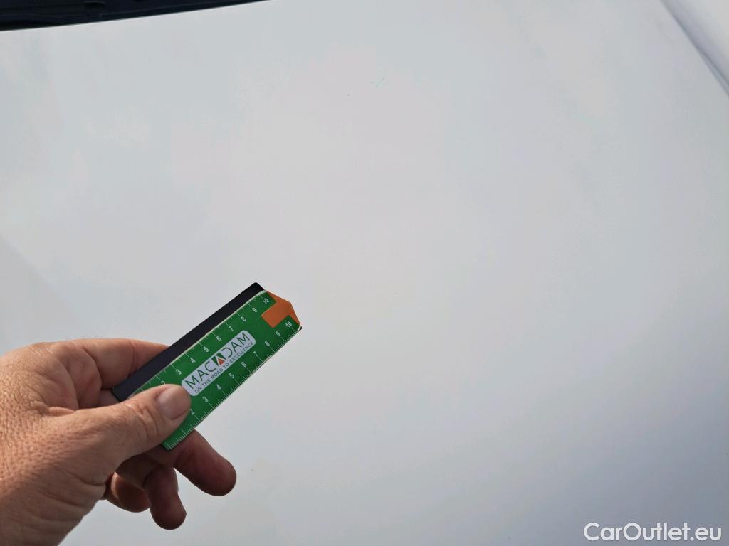  Peugeot  208 PEUGEOT  / 2019 / 5P / berlina con portón BlueHDi 73kW (100CV) Active Pack (AC) #6