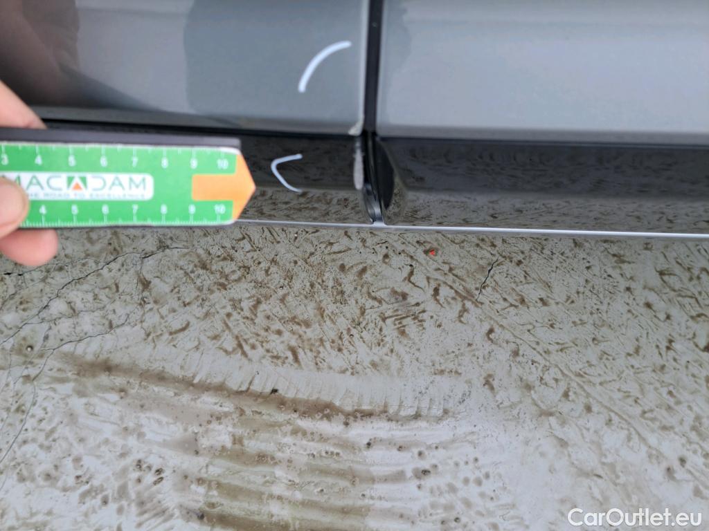  KIA  Niro KIA e- / 2022 / 5P / crossover e- 150kW Emotion (Long Range) #18