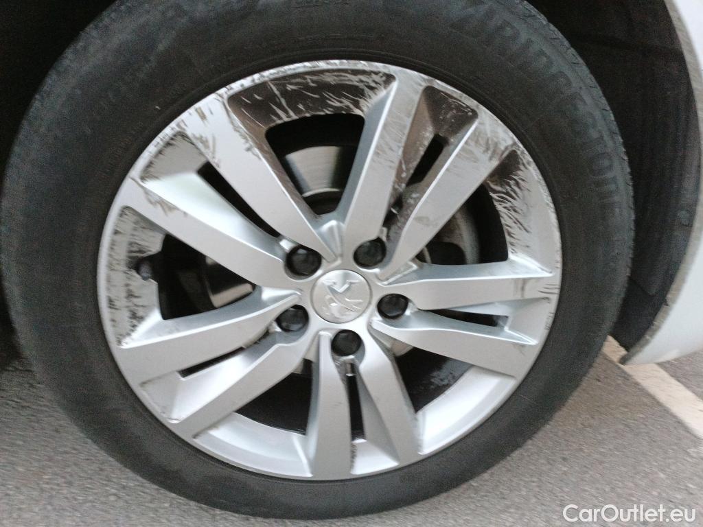  Peugeot  308 PEUGEOT  / 2017 / 5P / familiar SW Active Pack BlueHDi 130 S&S #9