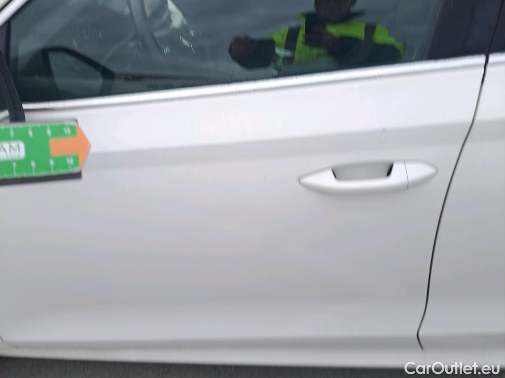  Skoda  Octavia SKODA  / 2020 / 5P / familiar Combi 2.0 TDI 110kW (150CV) DSG Style #43