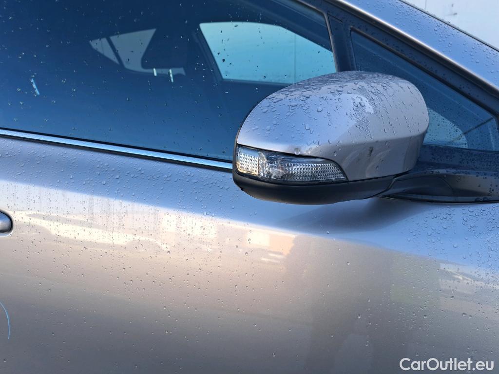  Toyota  C-HR TOYOTA  / 2016 / 5P / todoterreno 1.8 125H Advance (CX) #18