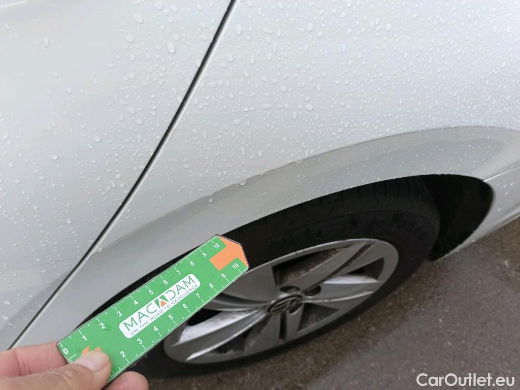  Volkswagen  Golf  VOLKSWAGEN / 2020 / 5P / familiar 2.0 TDI 85kW (115CV) DSG Variant #18