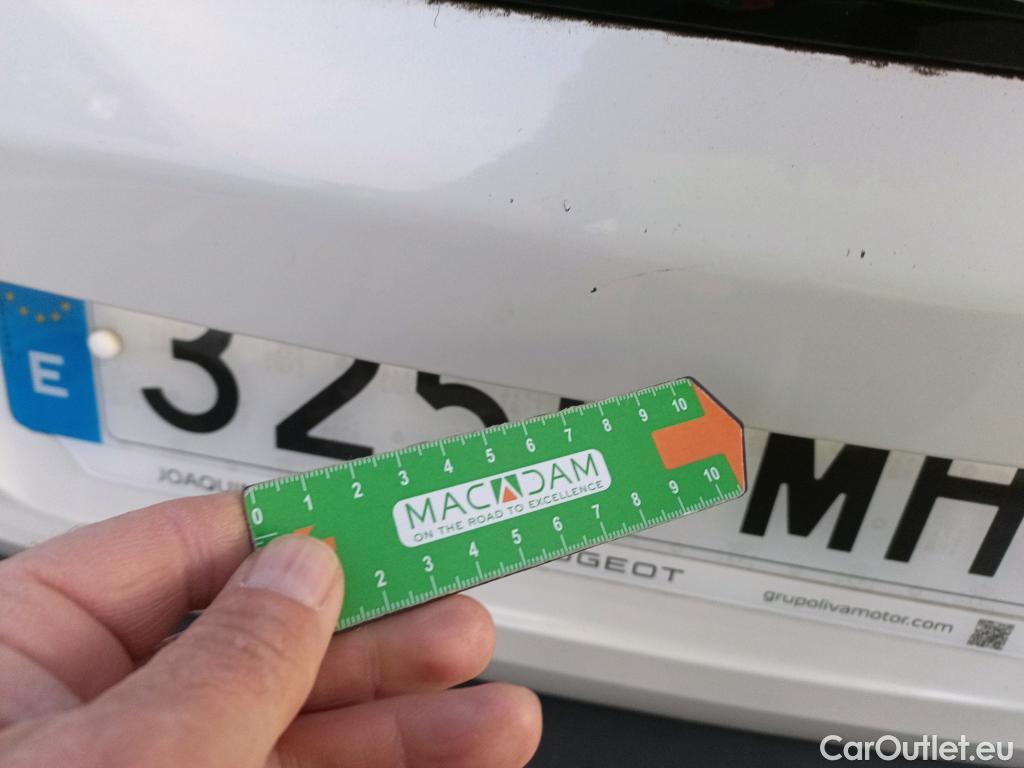  Peugeot  3008  Active Pack 1.2 PureTech 130CV MT6 E6d #2