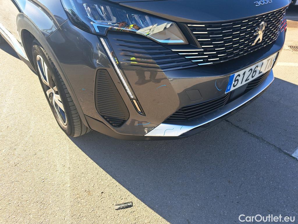  Peugeot  3008 PEUGEOT  Hybrid / 2020 / 5P / todoterreno 225 e-EAT8 Allure (AC2) #16