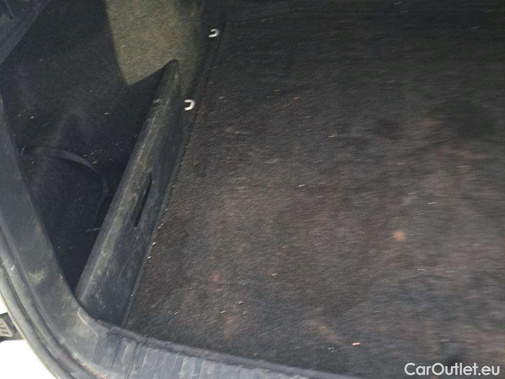  Skoda  Octavia SKODA  / 2020 / 5P / familiar Combi 2.0 TDI 110kW (150CV) DSG Style #34