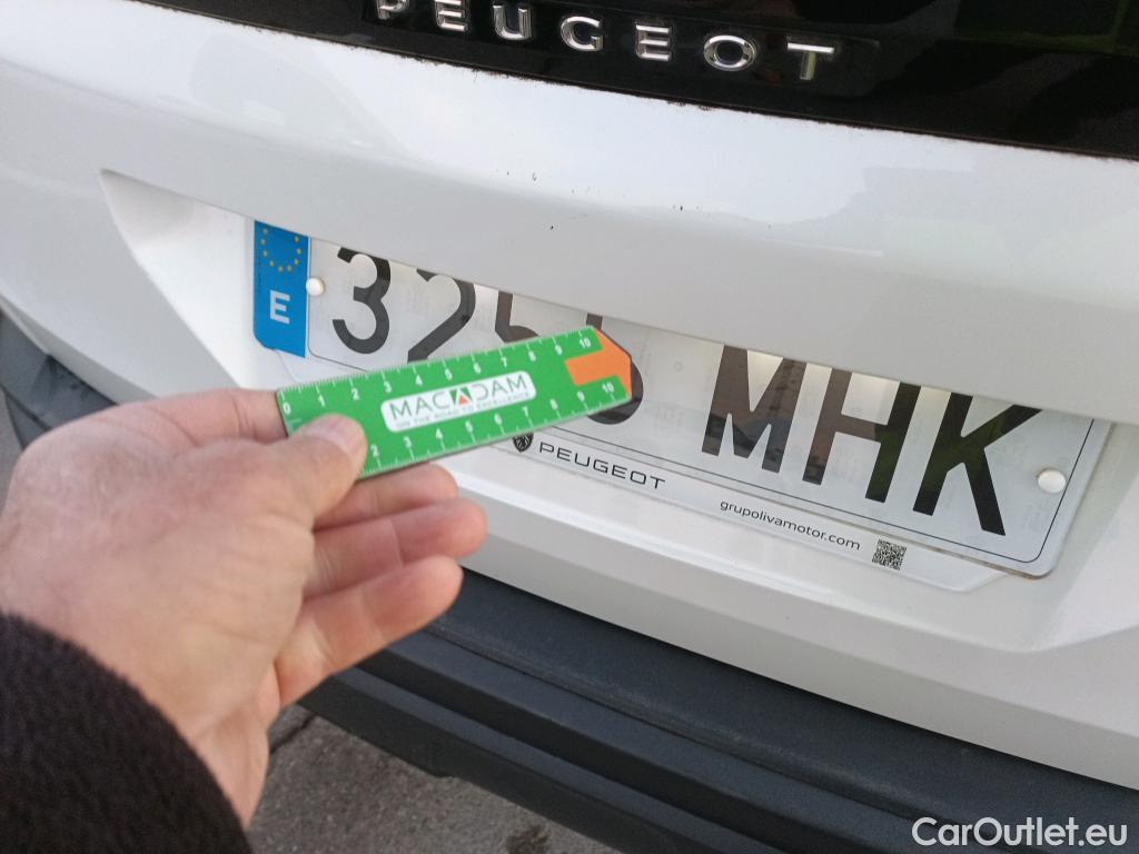  Peugeot  3008  Active Pack 1.2 PureTech 130CV MT6 E6d #1