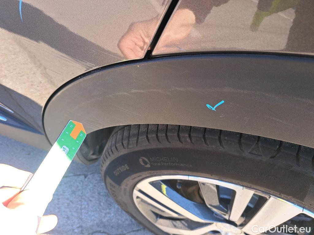  Peugeot  3008 PEUGEOT  Hybrid / 2020 / 5P / todoterreno 225 e-EAT8 Allure (AC2) #39