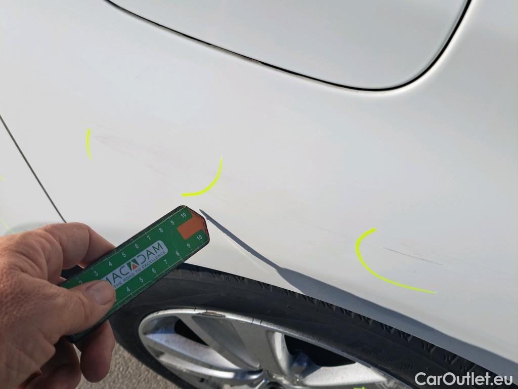  Peugeot  308 PEUGEOT  / 2017 / 5P / berlina con portón 5p Active Pack BlueHDi 130 S&S #10